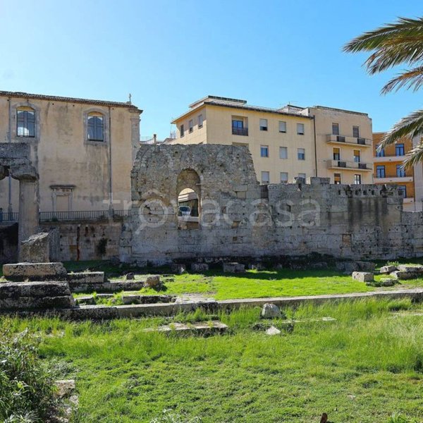 negozio in affitto a Siracusa in zona Isola Ortigia