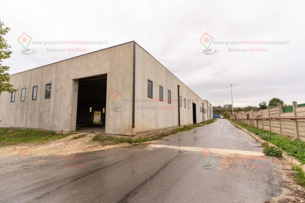 capannone in affitto a Siracusa in zona Targia