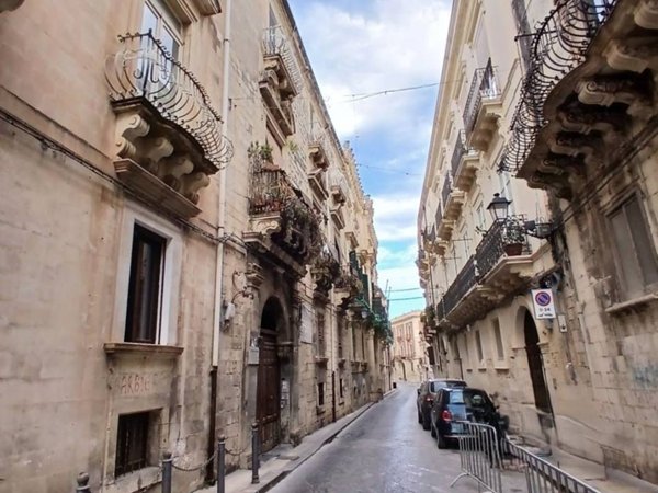 appartamento in affitto a Siracusa in zona Isola Ortigia