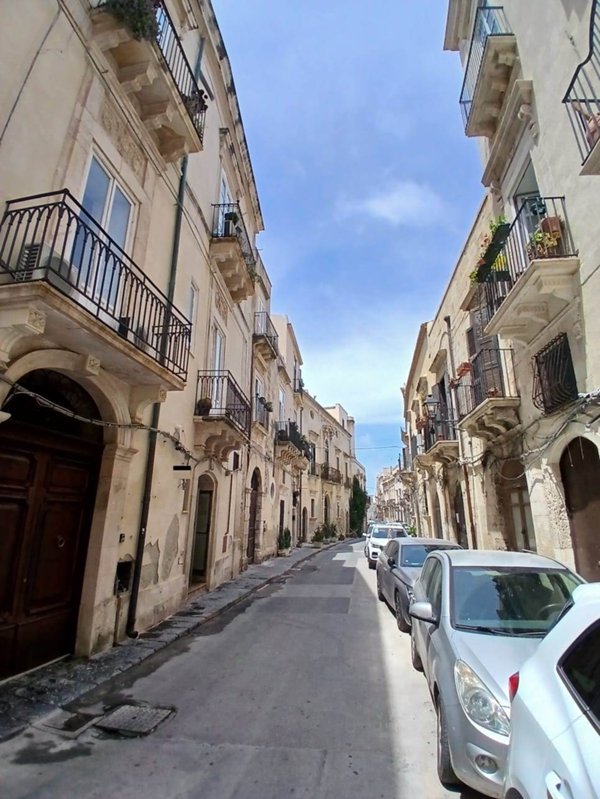 locale commerciale in affitto a Siracusa in zona Isola Ortigia