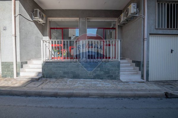 negozio in affitto a Priolo Gargallo