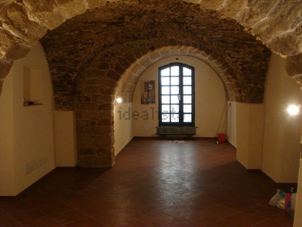 negozio in affitto ad Alghero in zona Centro Storico
