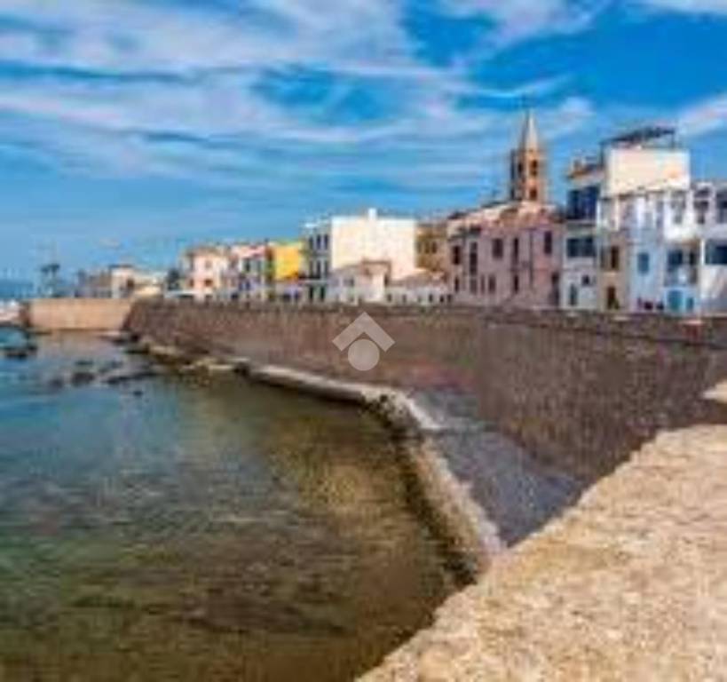 negozio in affitto ad Alghero in zona Centro Storico