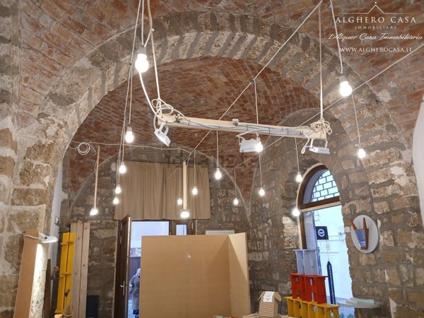 locale commerciale in affitto ad Alghero in zona Centro Storico