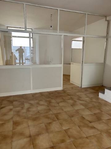 locale commerciale in affitto ad Alghero in zona Calabona