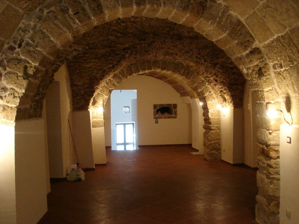 negozio in affitto ad Alghero in zona Centro Storico