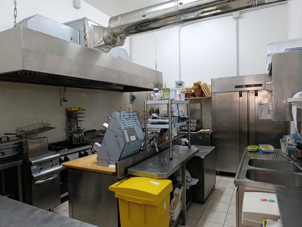 negozio in affitto ad Alghero in zona Centro Storico