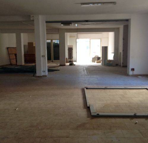 negozio in affitto ad Alghero in zona Pivarada