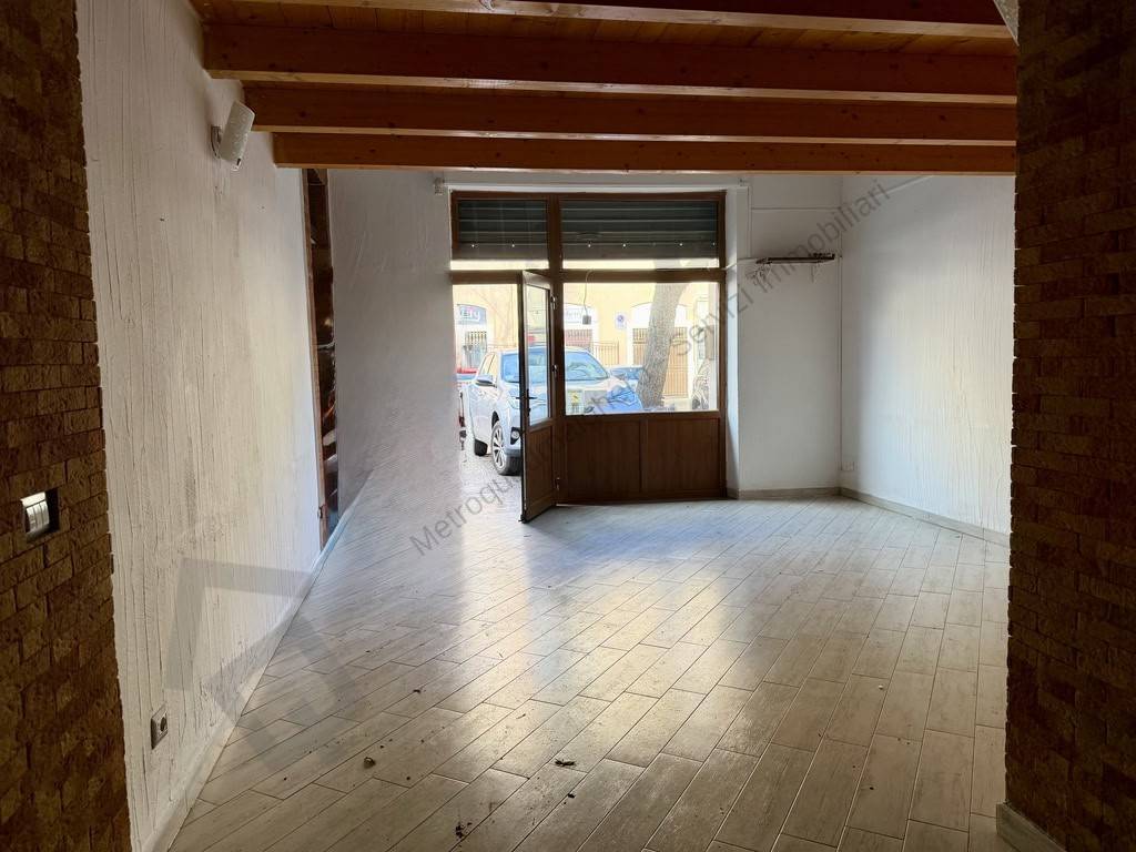 negozio in affitto ad Alghero in zona Pivarada