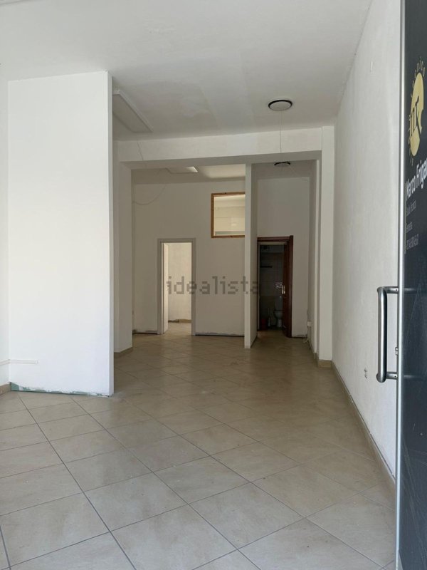 locale commerciale in affitto ad Alghero in zona Scaletta