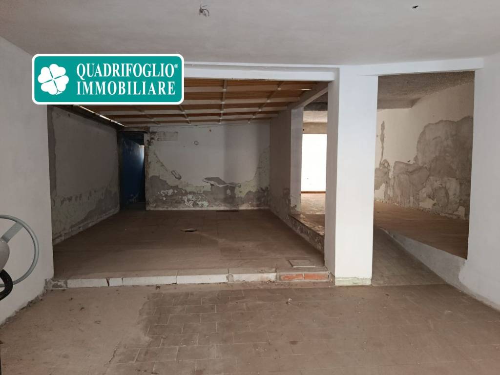 negozio in affitto ad Alghero in zona Pivarada