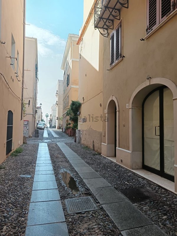 locale commerciale in affitto ad Alghero in zona Centro Storico
