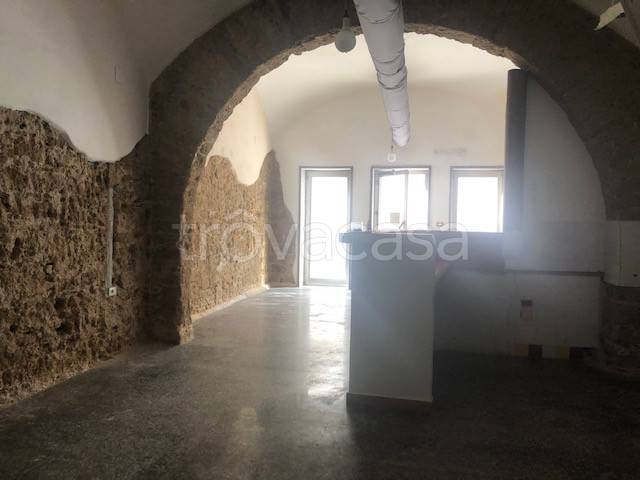 negozio in affitto ad Alghero in zona Scaletta
