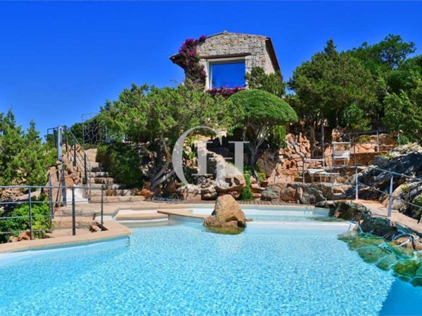 casa indipendente in affitto ad Arzachena in zona Baja Sardinia