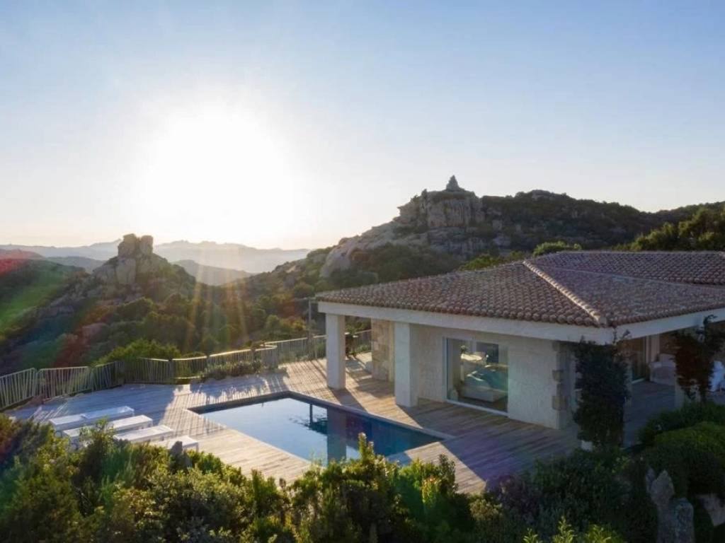 casa indipendente in affitto ad Arzachena in zona Romazzino