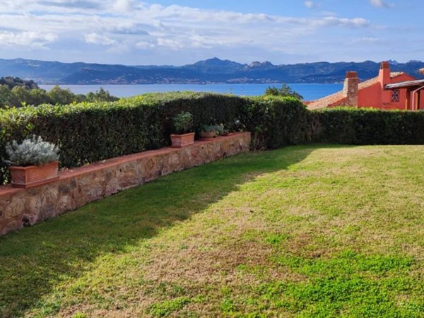 casa indipendente in affitto ad Arzachena in zona Baja Sardinia