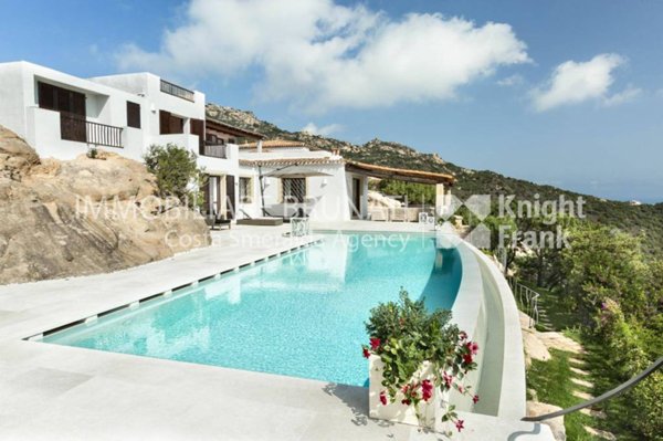 casa indipendente in affitto ad Arzachena in zona Pantogia