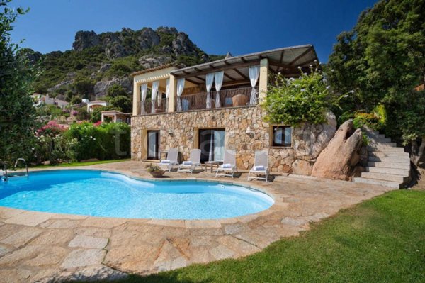 casa indipendente in affitto ad Arzachena in zona Pantogia