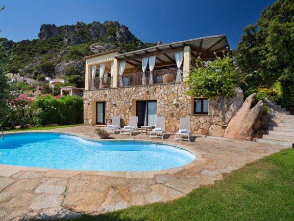 casa indipendente in affitto ad Arzachena in zona Pantogia