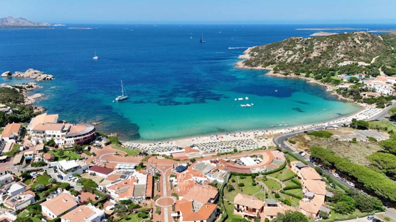 negozio in affitto ad Arzachena in zona Baja Sardinia