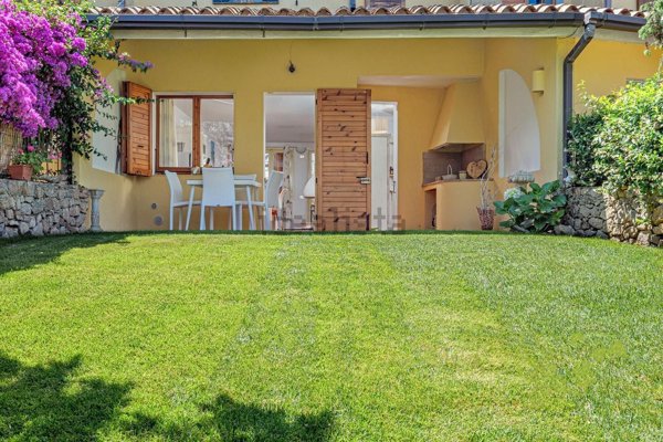 casa indipendente in affitto ad Arzachena in zona Baja Sardinia