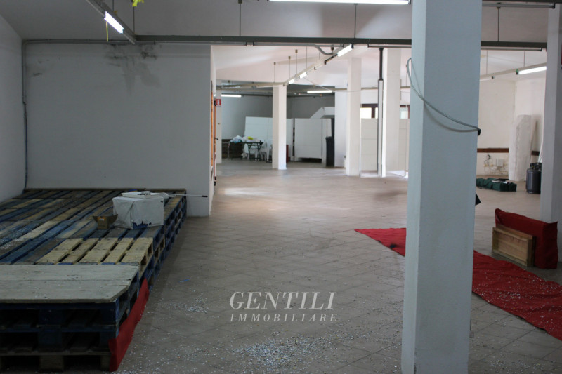 negozio in affitto ad Arzachena in zona Baja Sardinia