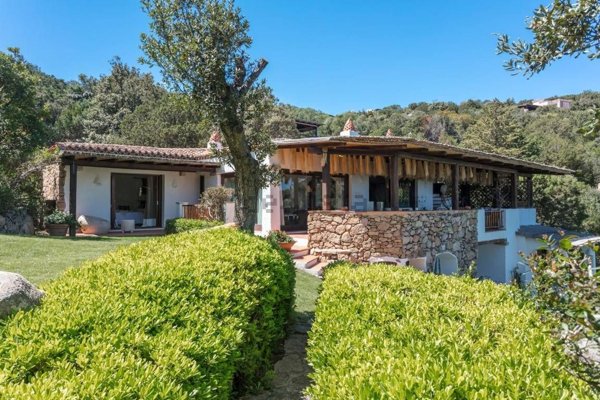 casa indipendente in affitto ad Arzachena in zona Pantogia