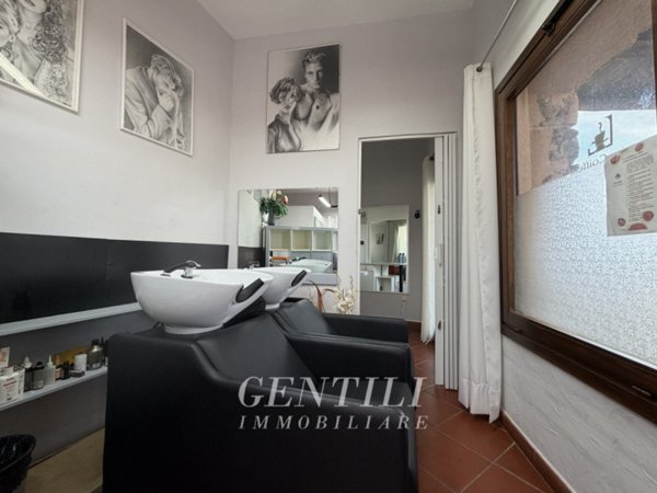 negozio in affitto ad Arzachena in zona Baja Sardinia