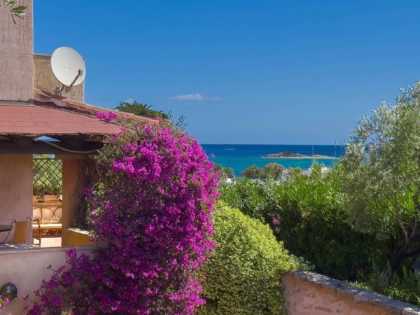 casa indipendente in affitto ad Arzachena in zona Cannigione