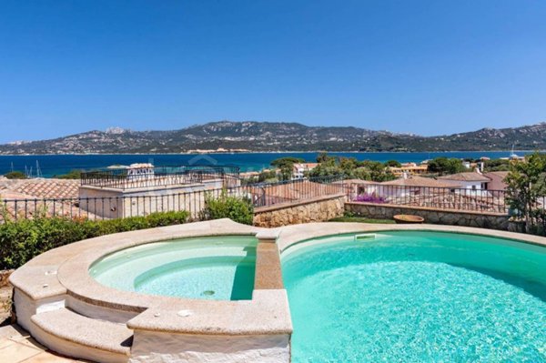 casa indipendente in affitto ad Arzachena in zona Cannigione