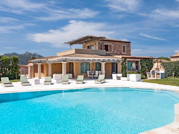 casa indipendente in affitto ad Arzachena