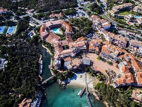 negozio in affitto ad Arzachena in zona Porto Cervo