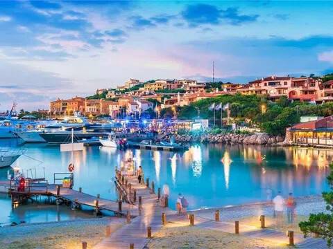 negozio in affitto ad Arzachena in zona Porto Cervo