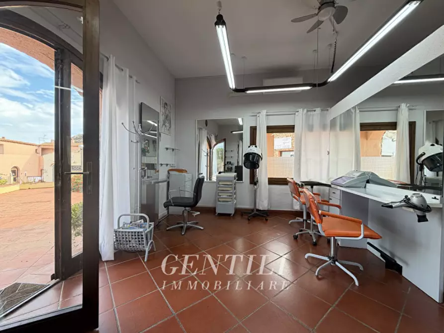 negozio in affitto ad Arzachena in zona Baja Sardinia