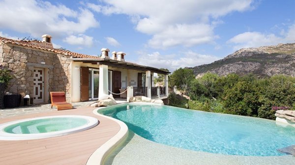 casa indipendente in affitto ad Arzachena in zona Pantogia
