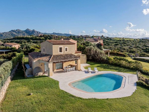casa indipendente in affitto ad Arzachena