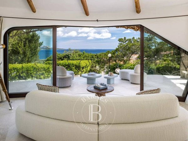 casa indipendente in affitto ad Arzachena in zona Baja Sardinia