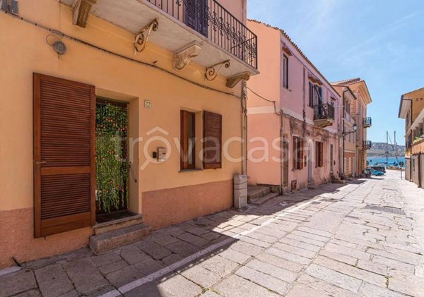 appartamento in affitto a La Maddalena