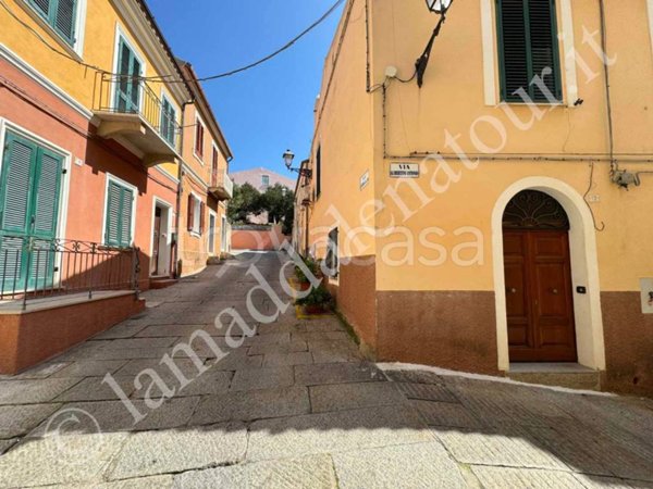 appartamento in affitto a La Maddalena