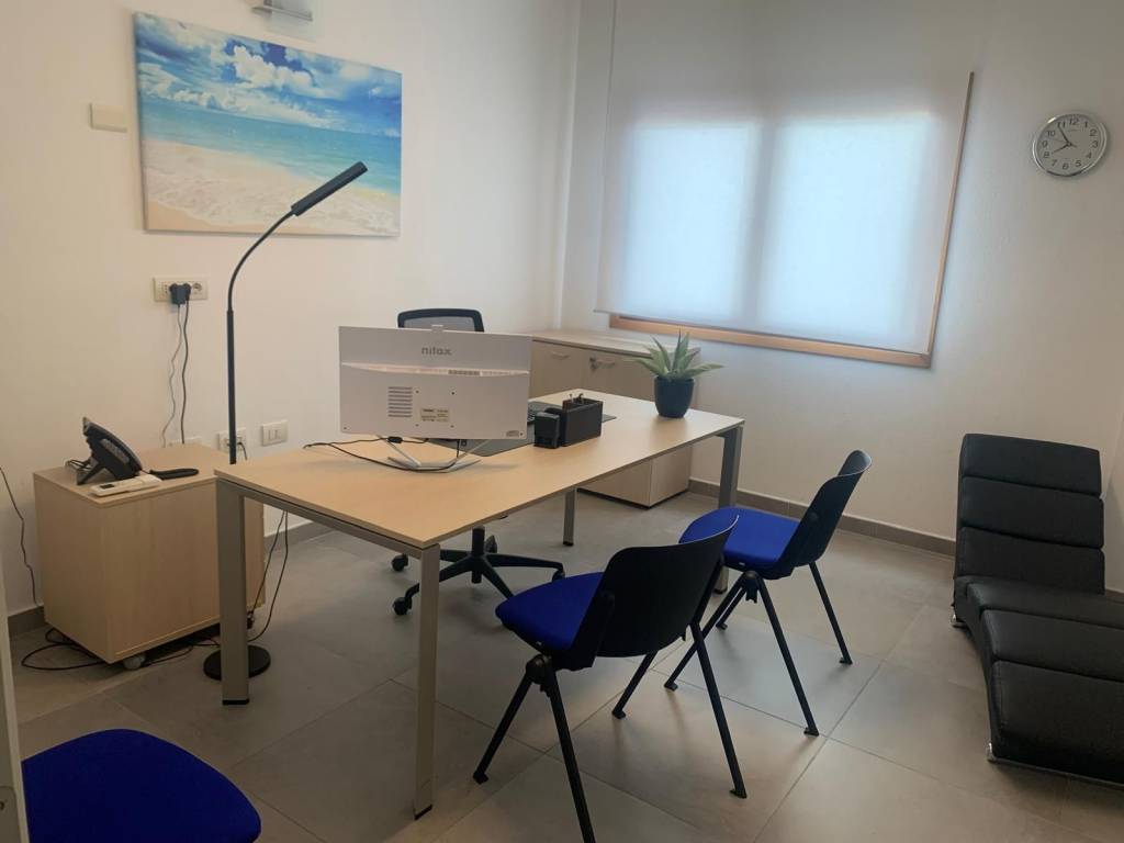 ufficio in affitto ad Olbia in zona Baratta