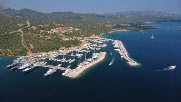 negozio in affitto ad Olbia in zona Portisco