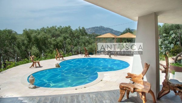 casa indipendente in affitto ad Olbia in zona Rudalza