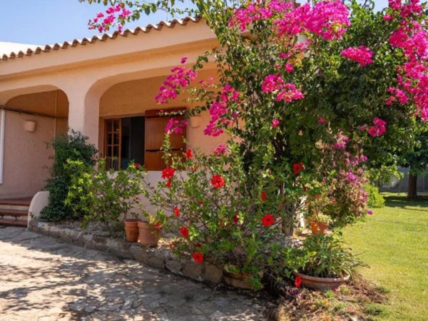 casa indipendente in affitto ad Olbia in zona Pittulongu