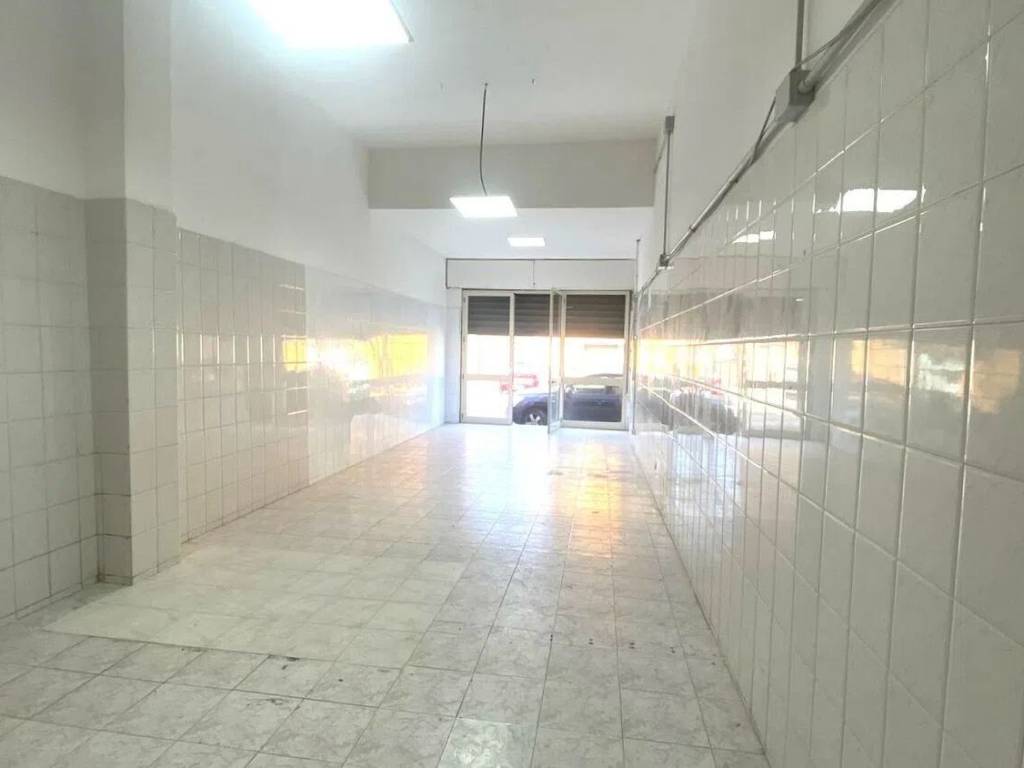 negozio in affitto a Sassari in zona Li Punti