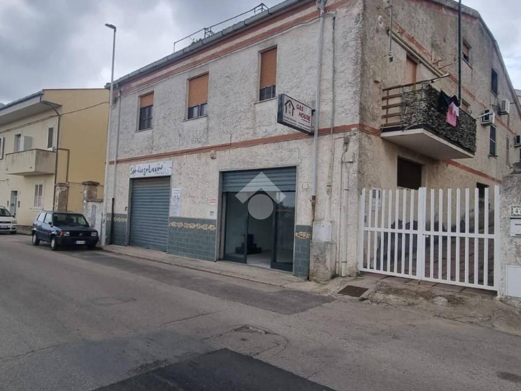 negozio in affitto a Sassari in zona Li Punti