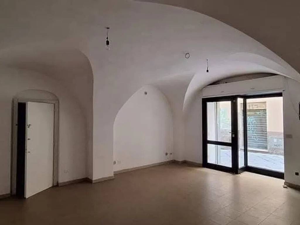 negozio in affitto a Sassari in zona Monserrato / Rizzeddu