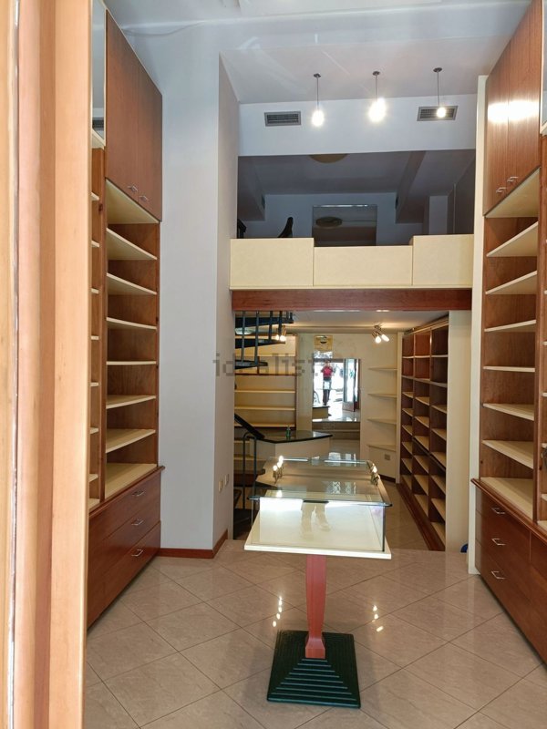 locale commerciale in affitto a Sassari in zona Centro Storico