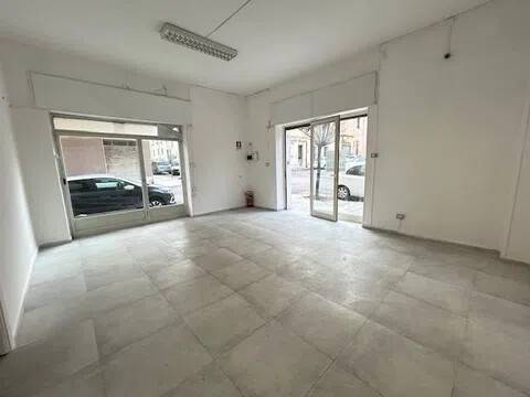 negozio in affitto a Sassari in zona Monserrato / Rizzeddu