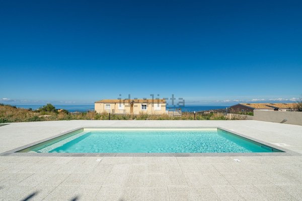 appartamento in affitto a Trinità d'Agultu e Vignola in zona Paduledda