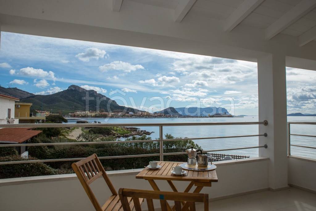 casa indipendente in affitto a Golfo Aranci